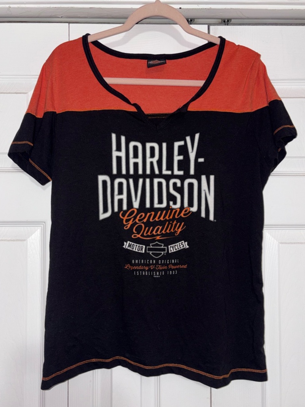 Harley-Davidson Women's Black and Orange Graphic Tee, Honolulu Hawaii